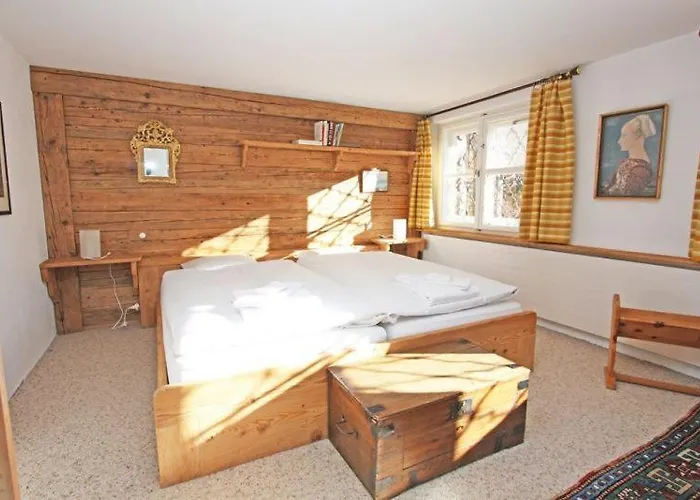 Apartment Chesa Sonnenuhr *