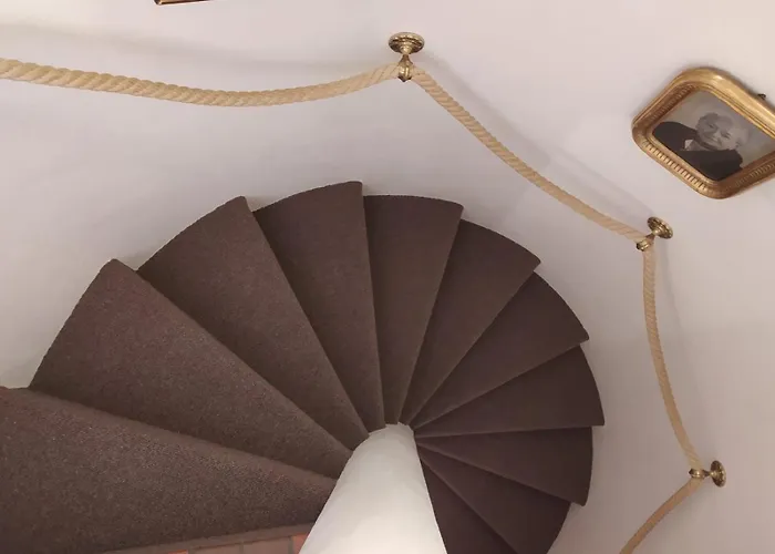 Chesa Sonnenuhr Apartman Madulain