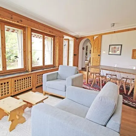 Chesa Sonnenuhr Apartment