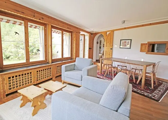 Chesa Sonnenuhr Apartman