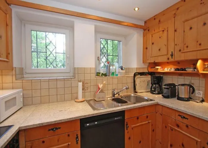 Chesa Sonnenuhr Apartman Madulain