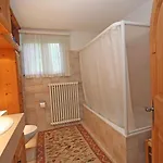 Chesa Sonnenuhr Lägenhet Madulain