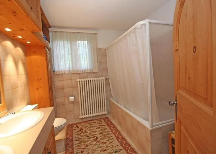 Chesa Sonnenuhr Apartamento Madulain